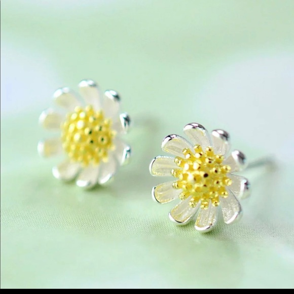 —SOLD— Silver daisy jewelry set 🌼✨🤩💫 - Picture 3 of 6